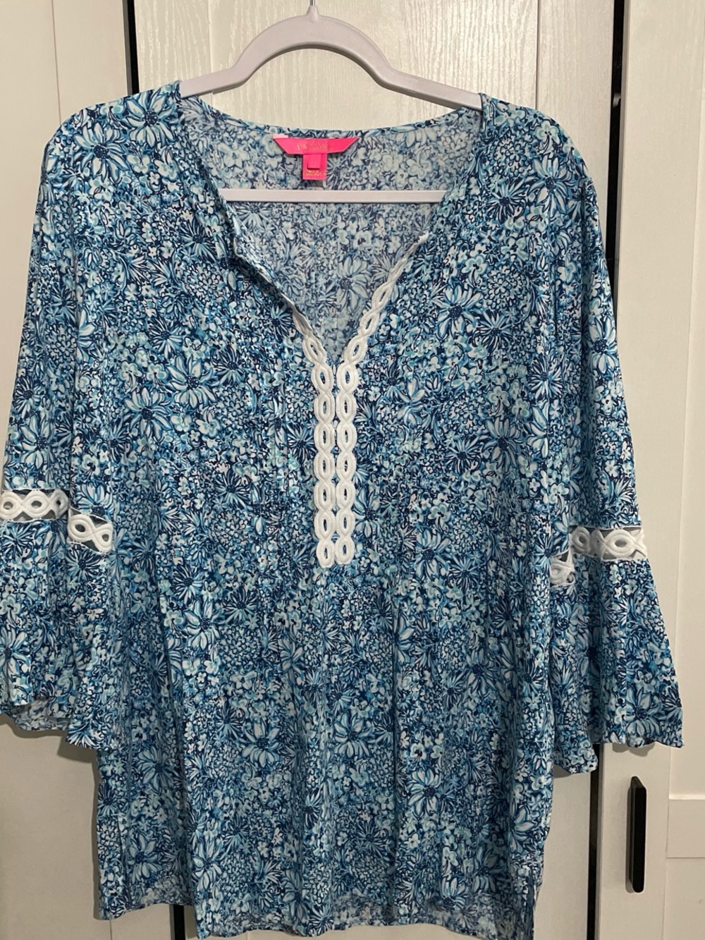 Lilly Pulitzer Blue Floral V-Neck Tunic with White Lace Trim